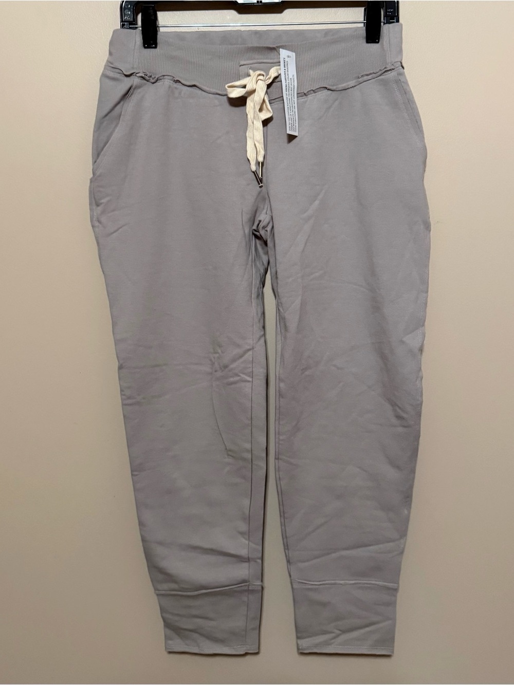 NWT Young Fabulous & Broke Light Gray Capri Drawstring Joggers Sz M